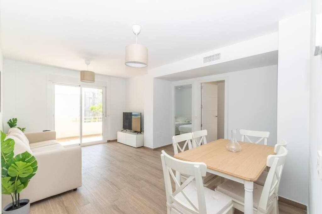 Santa Marta al lado de todos los servicios y de la playa Benalmádena Exterior foto